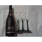 CHAMPAGNE FREIXENET CORDON NEGRO BRUT incl. 3 champagne glazen